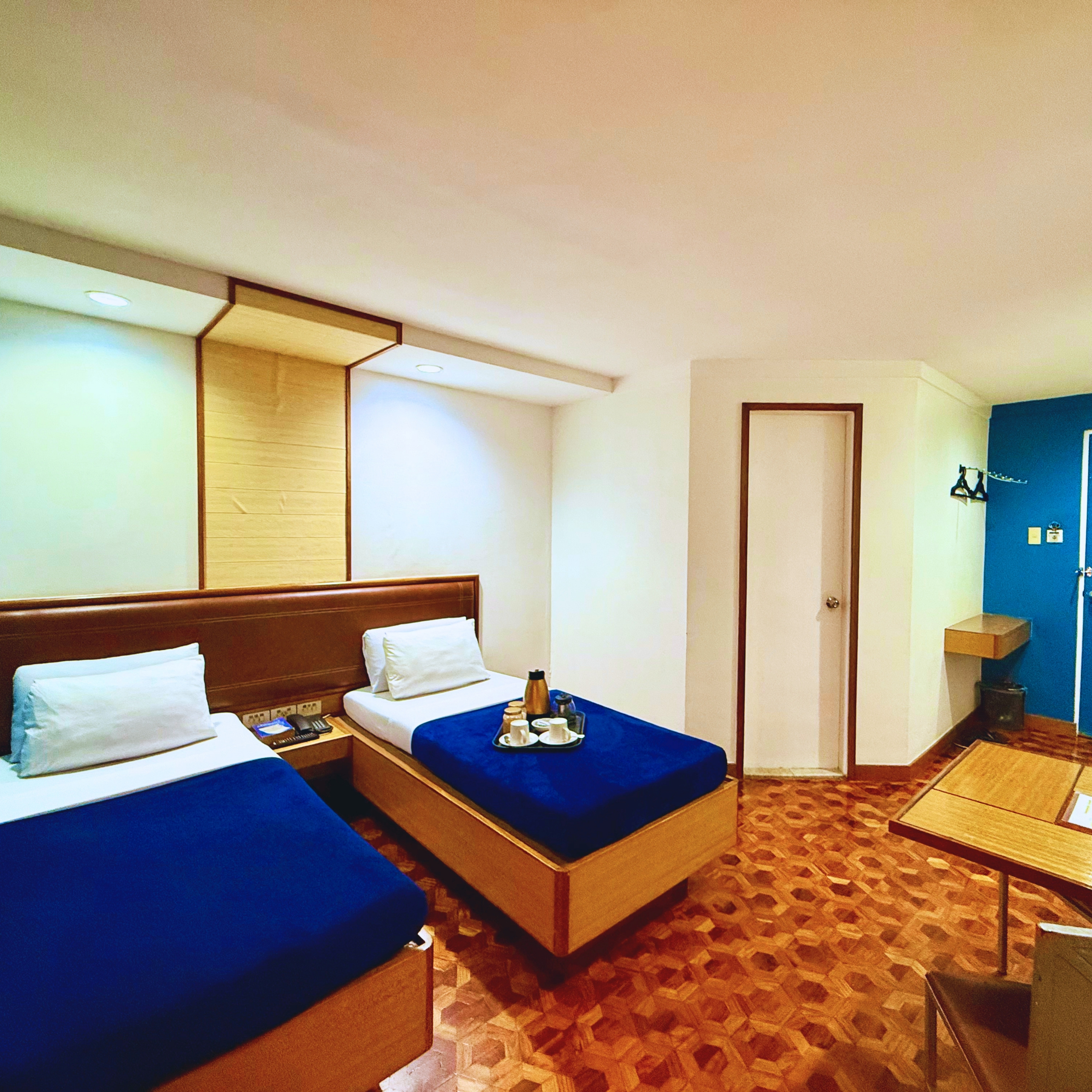 SUPERIOR (B) TWIN ROOM